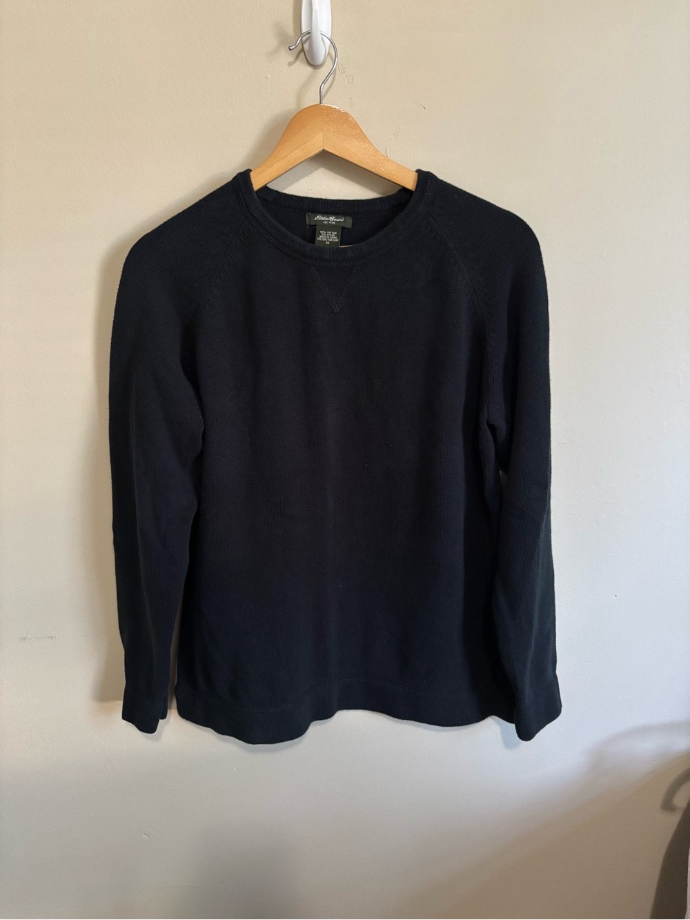 Eddie Bauer Black Crewneck Sweater – Men’s Medium